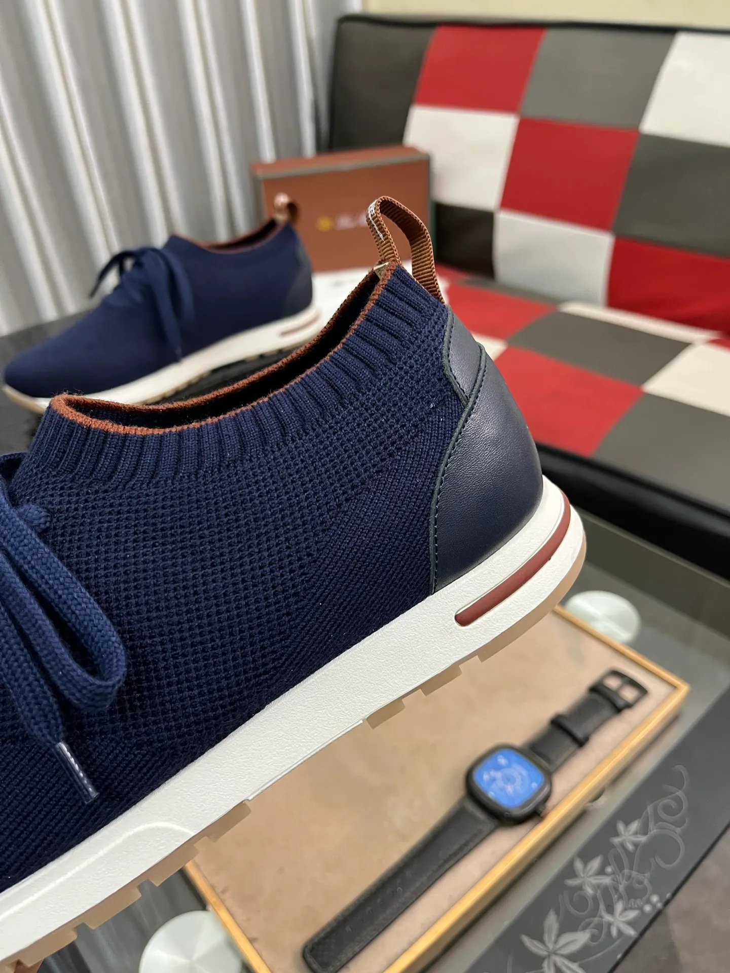 Men's shoes 💰420⌚️⌚️ (loro piana) new moccasin shoes official website original 1:1 mold opening, original quality 💯 fine workmanship, high-end luxury ☘ The upper is made of original waterproof treatment breathable fly-woven suede 🌴 luxury 🐂 leather lining 🍓 rubber wear-resistant outsole, size 38-44 (size 45 can be customized) 5️⃣ colors available